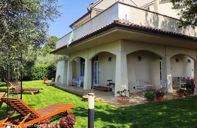Apartment in private villa with 4000 m2 appartemt Conchiglia