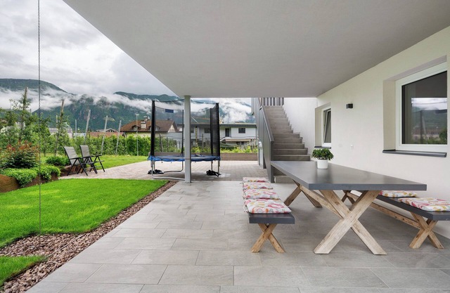 Ferienwohnung 'Haus Stolz Wiesenblick' mit Bergblick, Wi-Fi und Klimaanlage