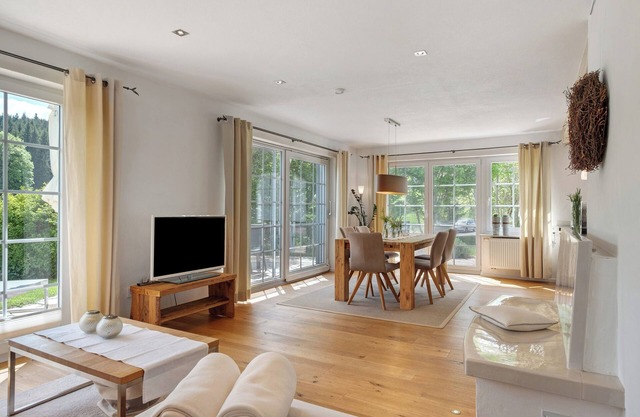 Ferienwohnung '1 Terrassensuite' mit Bergblick, privater Terrasse und Wi-Fi