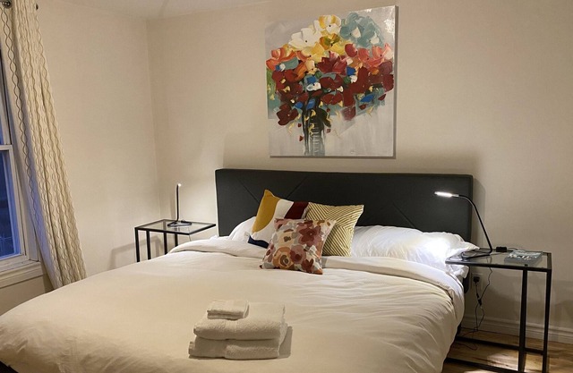 Apart. in Downtown - 3 bed. - car park