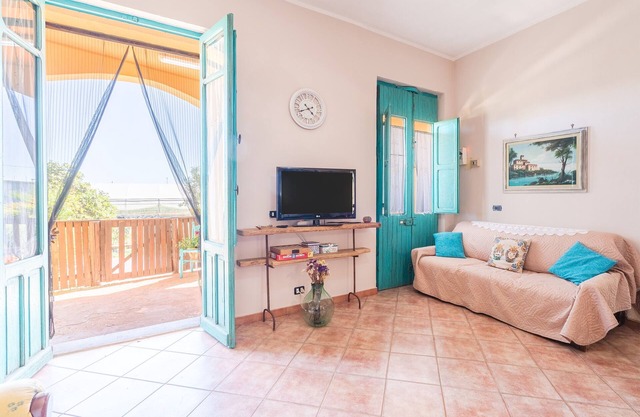 Ferienwohnung "Sara Home" mit Meerblick, privater Terrasse und WLAN