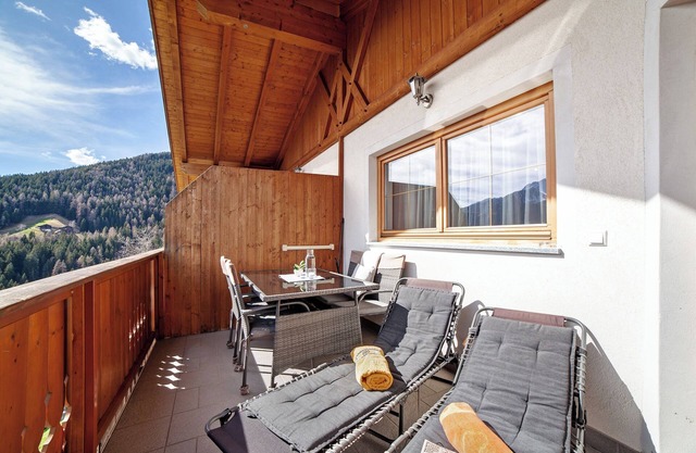 Ferienwohnung 'Zeppenhof' mit Bergblick, privater Terrasse und Wi-Fi