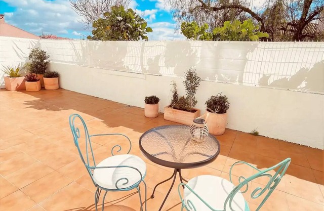Apartamento Acolhedor com Pátio Privado