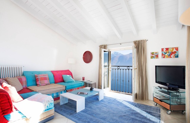 Zeitgenössisches Boutique-Apartment mit Pool und privatem Garten