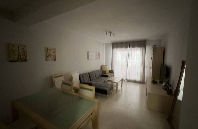 Apartamento con Aire Acondicionado en Excelente Zona