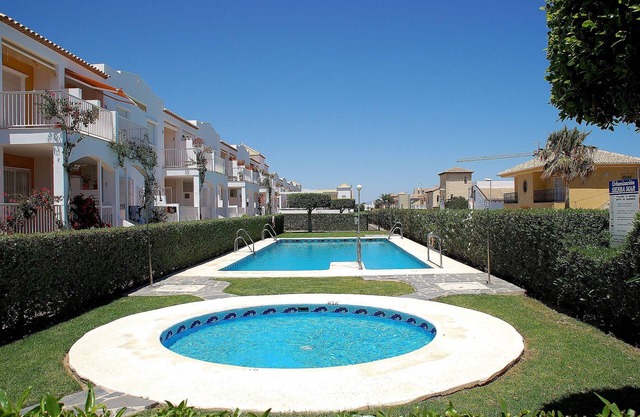 Apartamento con Piscina a 500 Metros de la Playa