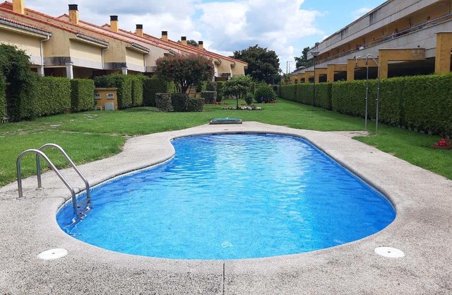 Apartamento con piscina en Portosín
