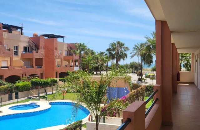 ¡apartamento con Terraza y Cerca de la Piscina Comunitaria!