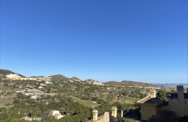 Apartamento con Vistas Espectaculares en Urbanizacion de Lujo