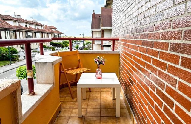 Apartamento en Somo a 300m de la Playa. Ideal Para Parejas y Familias