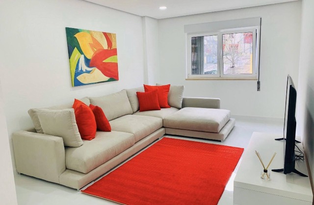 Apartamento Inteiro Bela Vista Holidays in Lisbon + car