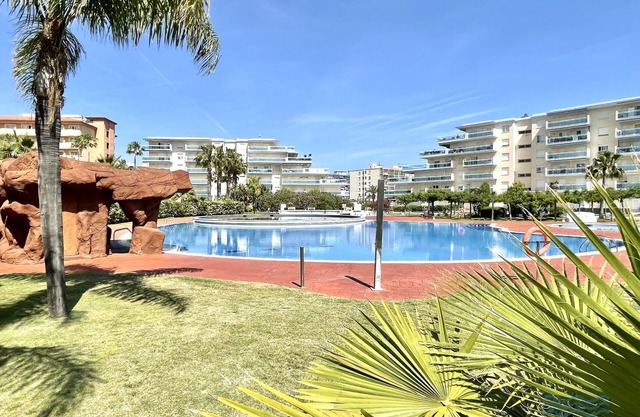 APARTBEACH LOS JUNCOS 3 LARGE AND SUNNY TERRACE