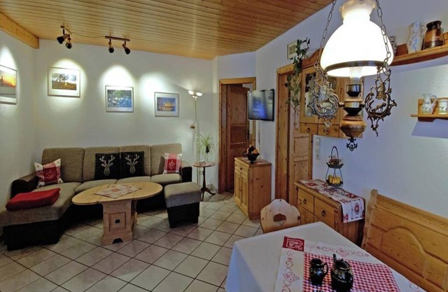Ferienwohnung Nord" mit gemeinsamer Terrasse, Balkon und WLAN