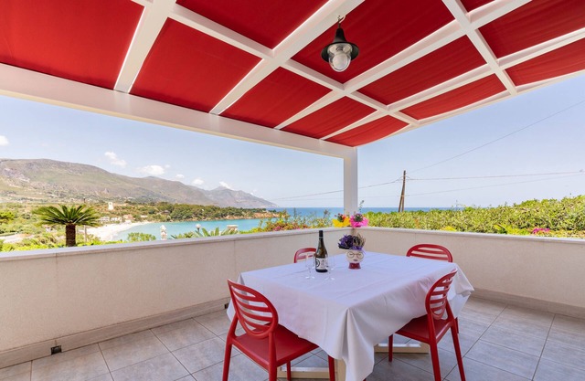 Ferienwohnung 'Casa Verde' mit Meerblick, Terrasse und WLAN