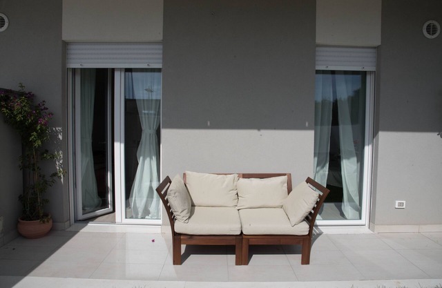 Apartment mit neu gebauten Garten 400 Meter vom Meer entfernt