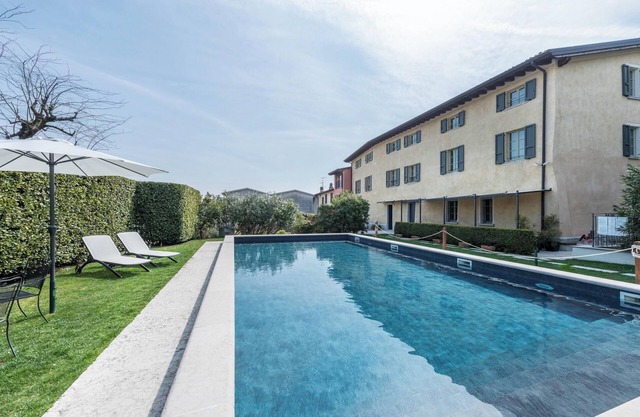 Ferienwohnung 'Antica Torre Petrarca' mit Bergblick, Wi-Fi und Klimaanlage