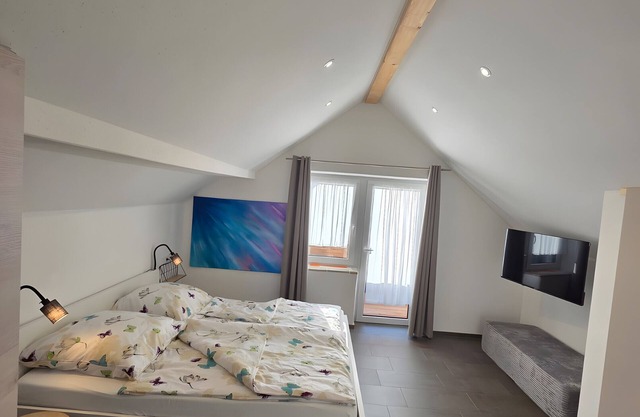 Apartment 'Fernsicht' mit Gemeinschaftsgarten, Balkon und WLAN