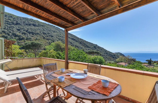 Ferienwohnung 'Cinciarella Casa Vai' mit Meerblick, WLAN und Klimaanlage