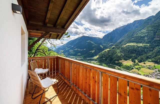 Ferienwohnung 'Bergchalet Prantach W95' mit Bergblick, Gemeinschaftsterrasse und WLAN