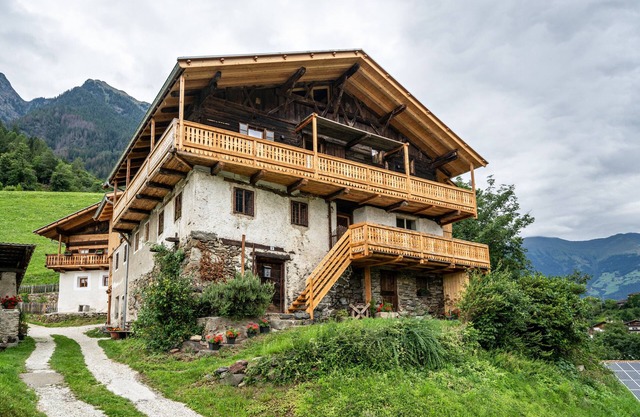 Ferienwohnung 'Bergchalet Lanthalerhof' mit Bergblick, Privatem Garten und WLAN