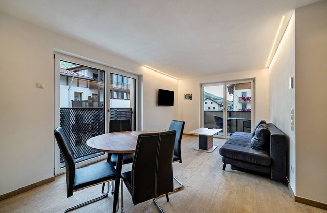 Ferienwohnung "Lamm 2" mit Bergblick, Balkon und WLAN