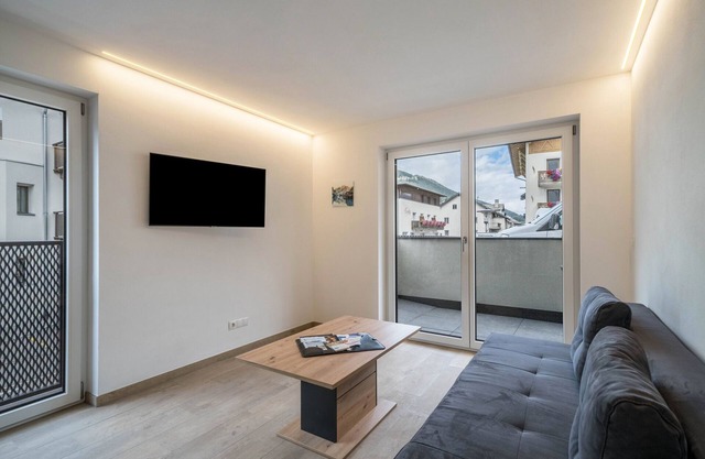 Ferienwohnung "Lamm 4" mit Bergblick, Balkon und WLAN