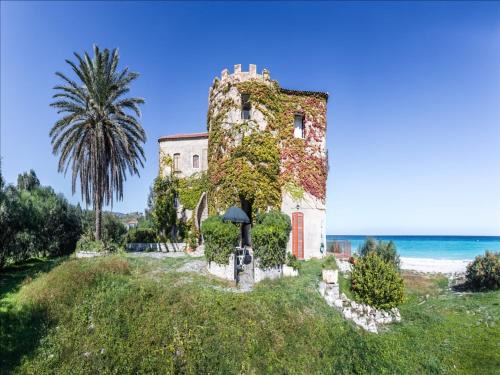 Apartment in Santa Caterina by Private Beach