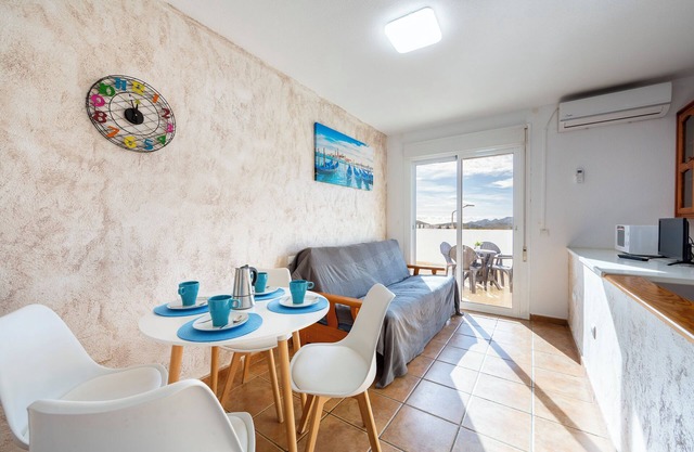 Ferienwohnung 'Maracas 2' mit Bergblick, privater Terrasse und Klimaanlage