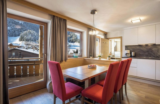 Ferienwohnung "Rosalpina 2" in der Mitte des Skigebiets mit Bergblick, WLAN & Balkon
