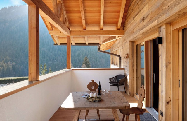 Ferienwohnung "Les Ciases Chalets Dolomites Apt 5" mit Privater Terrasse, Privatem Balkon und WLAN