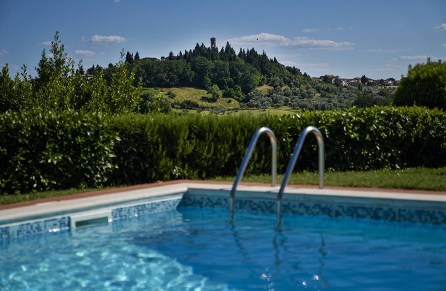 Suite Ferienwohnung Azalea. Swimmingpool, wunderschöner Panoramablick auf die Chianti-Hügel