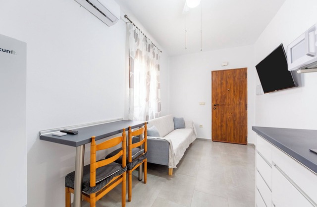 Apartment '1 Habitación' with Mountain View, Wi-Fi and Air Conditioning
