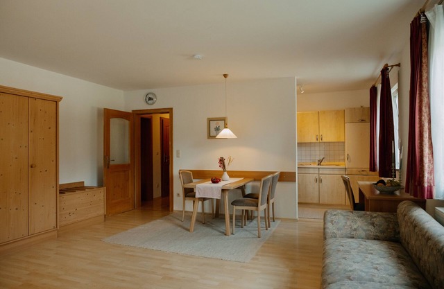 Apartment 1 mit Terrasse und Gartenzugang