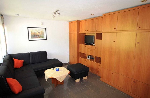 Appartement 1 Ü - ADS-Ferienwohnungen **ca. 20 Gehminuten zum Ostseestrand**