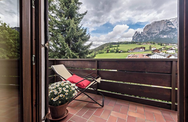 Ferienwohnung "1 Vikoler" mit Bergblick, WLAN, Balkon & Garten