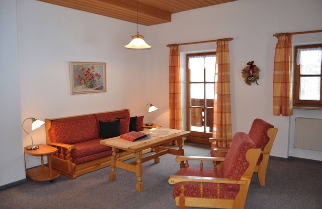 FeWo 1 - Watzmannblick, für 1-4 Pers., ca. 55 qm, 1 Schlafzimmer, Wohnschlafraum, Küchenzeile, Du/WC, Balkon