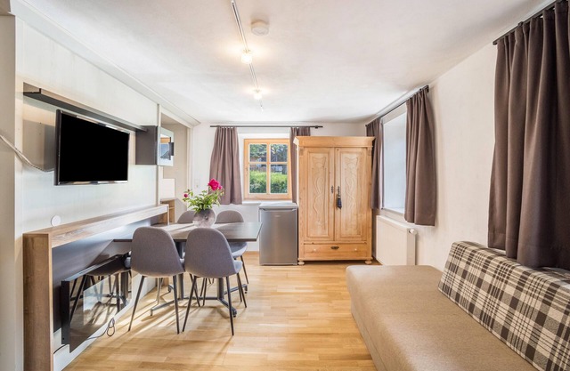 Ferienwohnung '1' mit Bergblick, Gemeinschaftspool und WLAN
