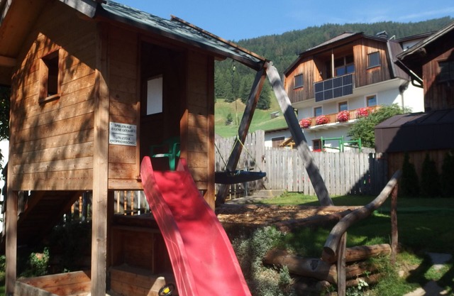 Apartamento '1' con vistas a la montaña, jardín compartido y Wi-Fi