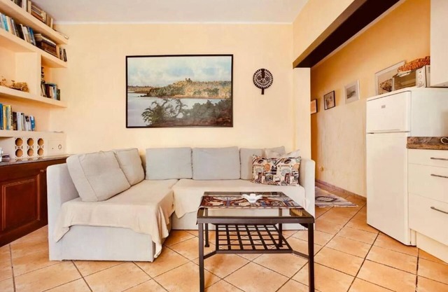 CASA VERDE Apartment 1 mit Panoramafenster zum Meer und den Risco de Famara.