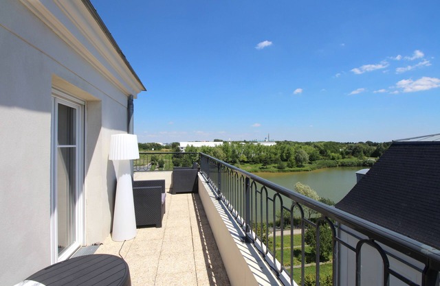 Apartment 10 Personen mit Seeblick und Disneyland Paris (HONORE1)