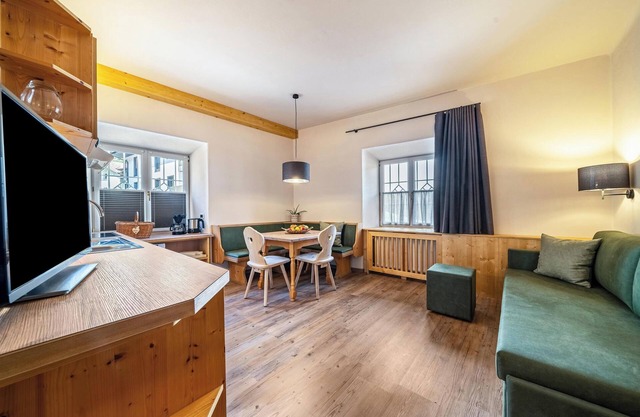 Ferienwohnung "1SZ Goldener Kreuzwegerhofnals" mit Bergblick, Pool & Garten