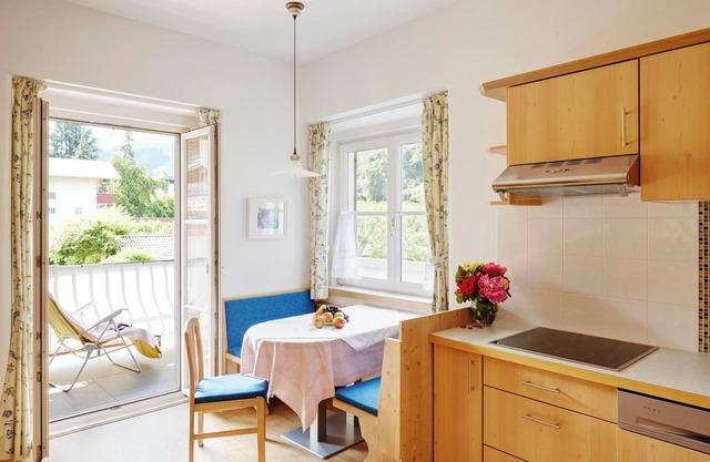 Ferienwohnung "1SZ Kaiser Al Kreuzwegerhofnals" mit Bergblick, Pool, Balkon & Garten