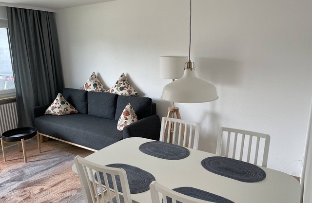 Ferienwohnung '2, 70 Qm' mit Gemeinschaftsgarten, Balkon und Wi-Fi