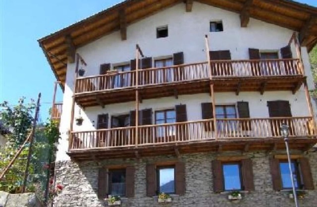 Apartment 2 Bedrooms, sunny,Wifi,Introd.