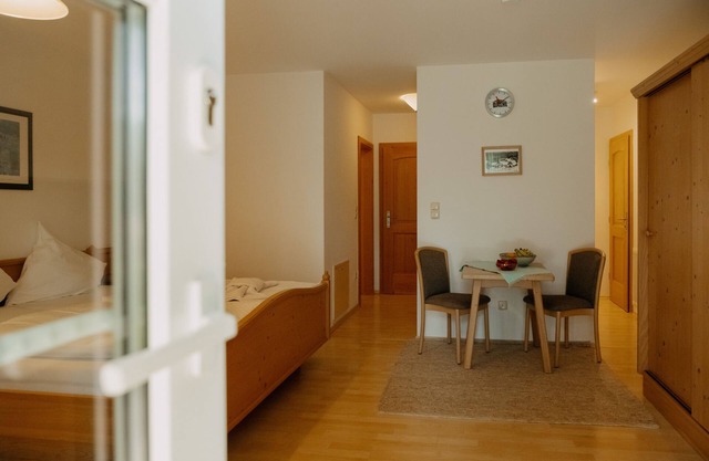 Apartment 2 mit Terrasse und Gartenzugang
