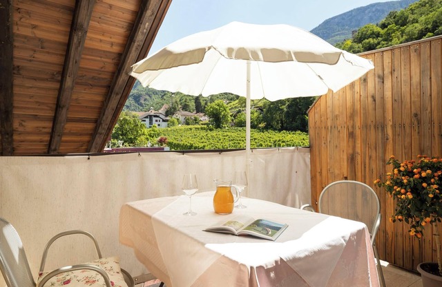 Ferienwohnung "2SZ Weißburg Kreuzwegerhofnals" mit Bergblick, Pool & Balkon