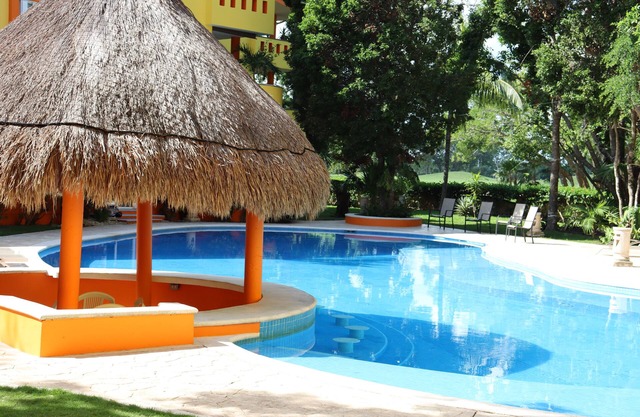 Apartment 3 min walk to the Beach!