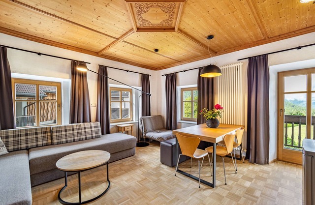 Ferienwohnung '3' mit Bergblick, Gemeinschaftspool und WLAN