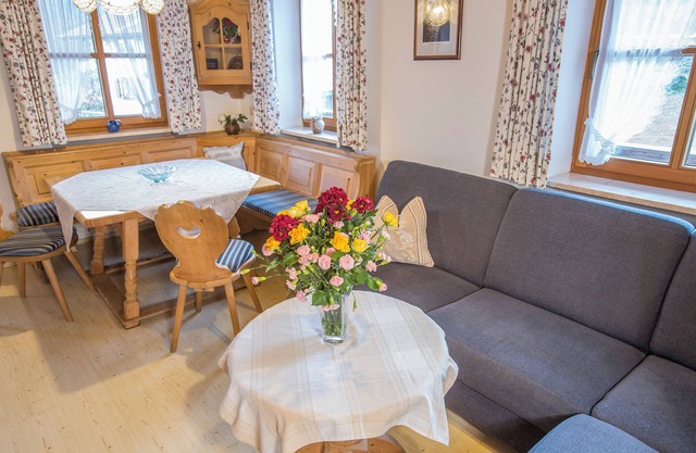 Ferienwohnung 4 75 qm, Schlafzimmer, Küche, Balkon, TV, 4 Pers.
