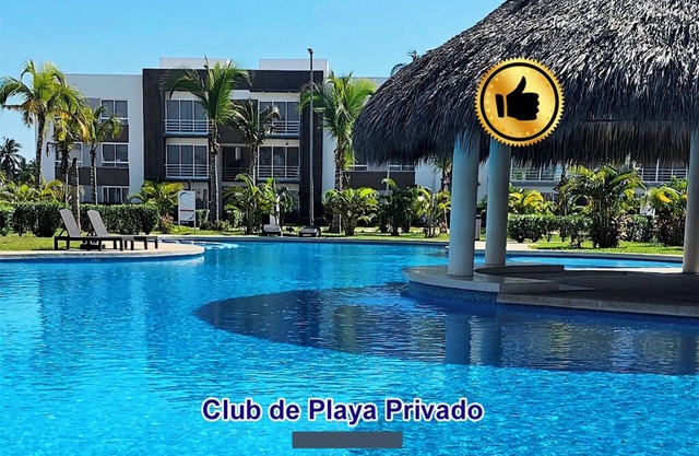 Apartment 4 Bedrooms a/c with private beach club only 150 meters from the beach